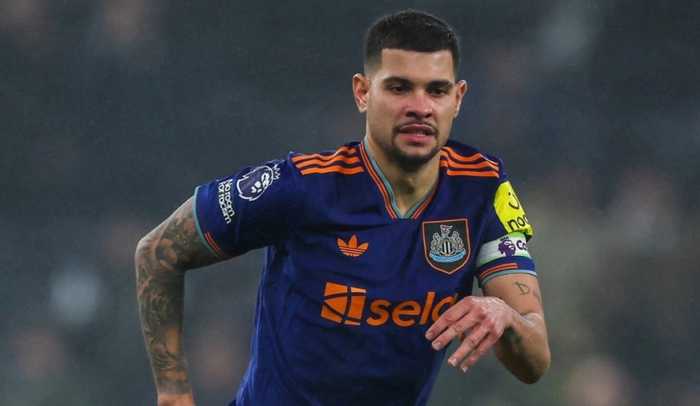 TA记者：吉马良斯和曼联的绯闻可能为新合同谈判造势